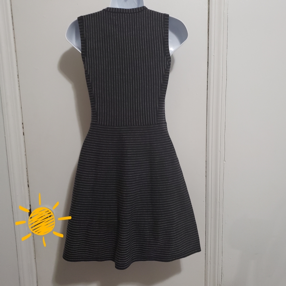 Dress - Picture 4 of 5